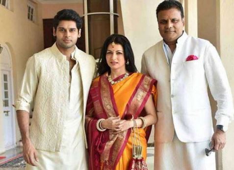 Abhimanyu With Mother Bhagyashree and father Himalaya