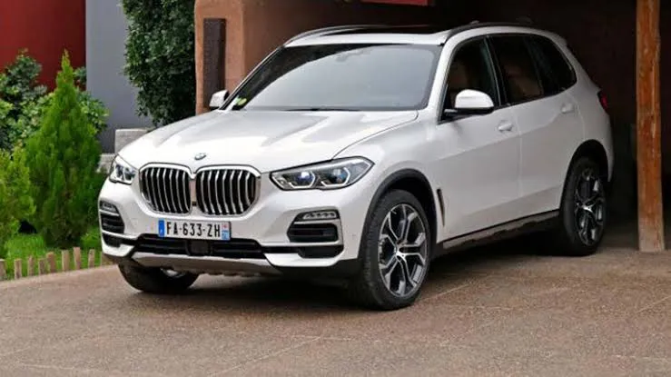 Vicky Kaushal Luxury Car Collection - BMW X5