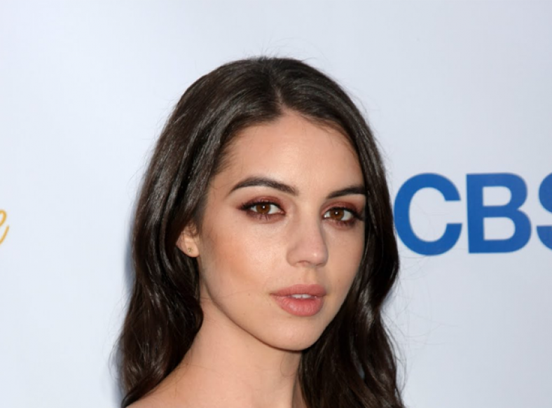 Adelaide Kane Biography : Age, Height, Boyfriend, Girlfriend, Networth