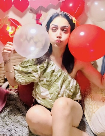 Raju Ban Gaya Gentleman Ullu Series Cast, Story, Actress Name, Release Date & More 1 Naina Chhabra plays the role of a simple girl in ullu web series 'Raju Ban Gaya Gentleman'